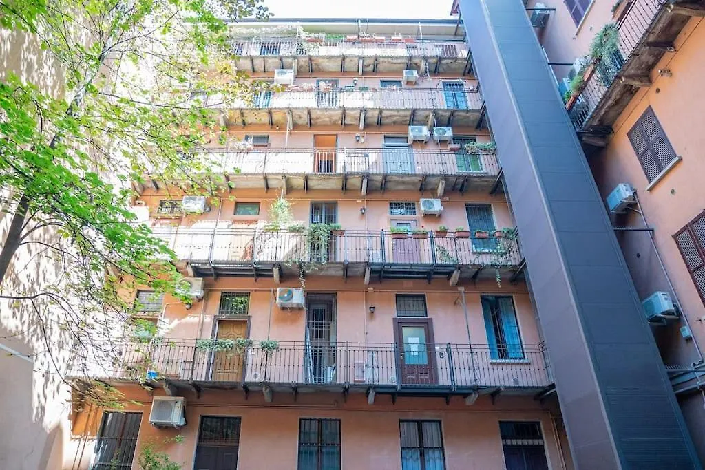Apartamento Bilocale Nel Cuore Di Moscova Milão Itália
