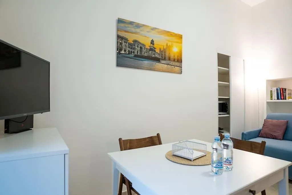 Apartamento Bilocale Nel Cuore Di Moscova Milão