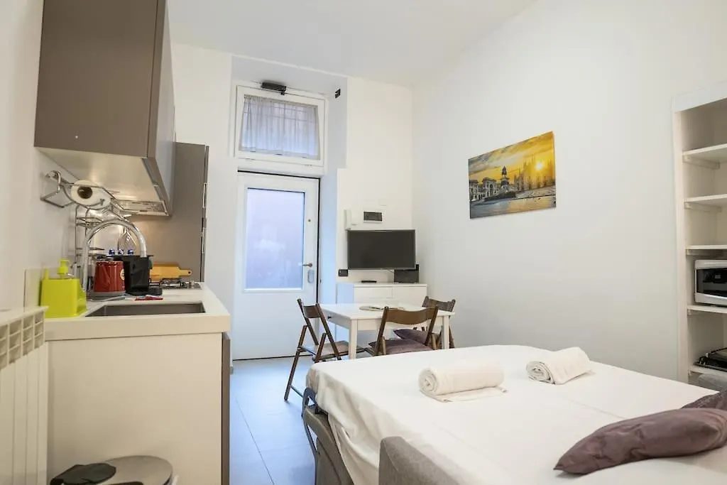 Apartamento Bilocale Nel Cuore Di Moscova Milão